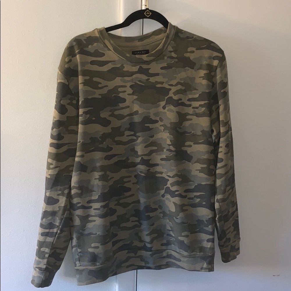 Zara Men’s camouflage sweatshirt
